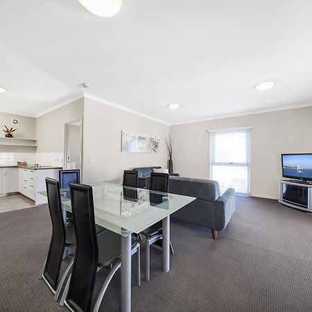 Moonlight Bay Apartments Rye Extérieur photo