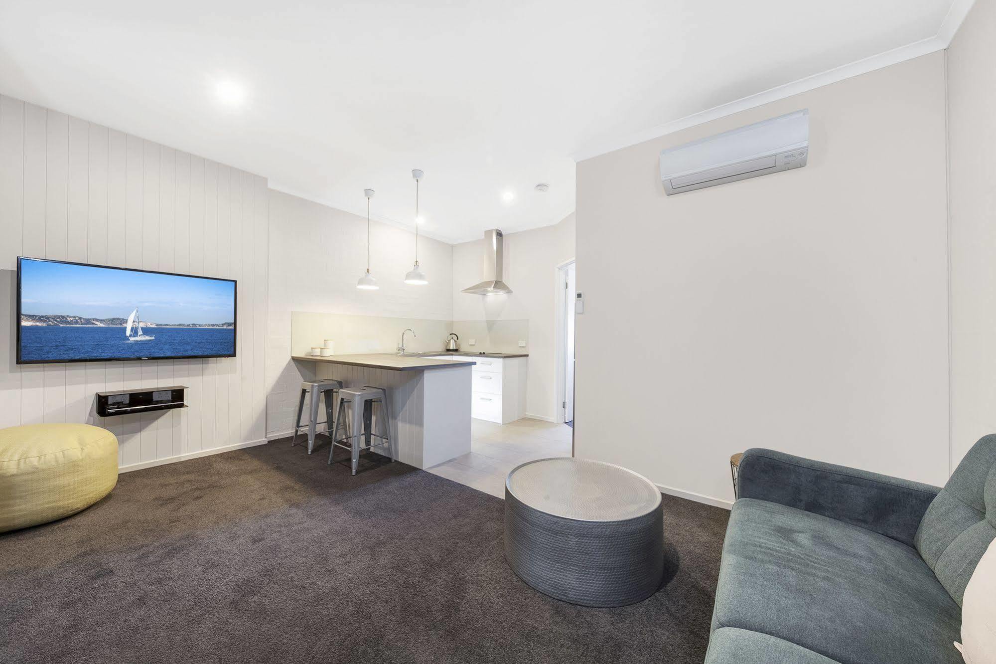 Moonlight Bay Apartments Rye Extérieur photo