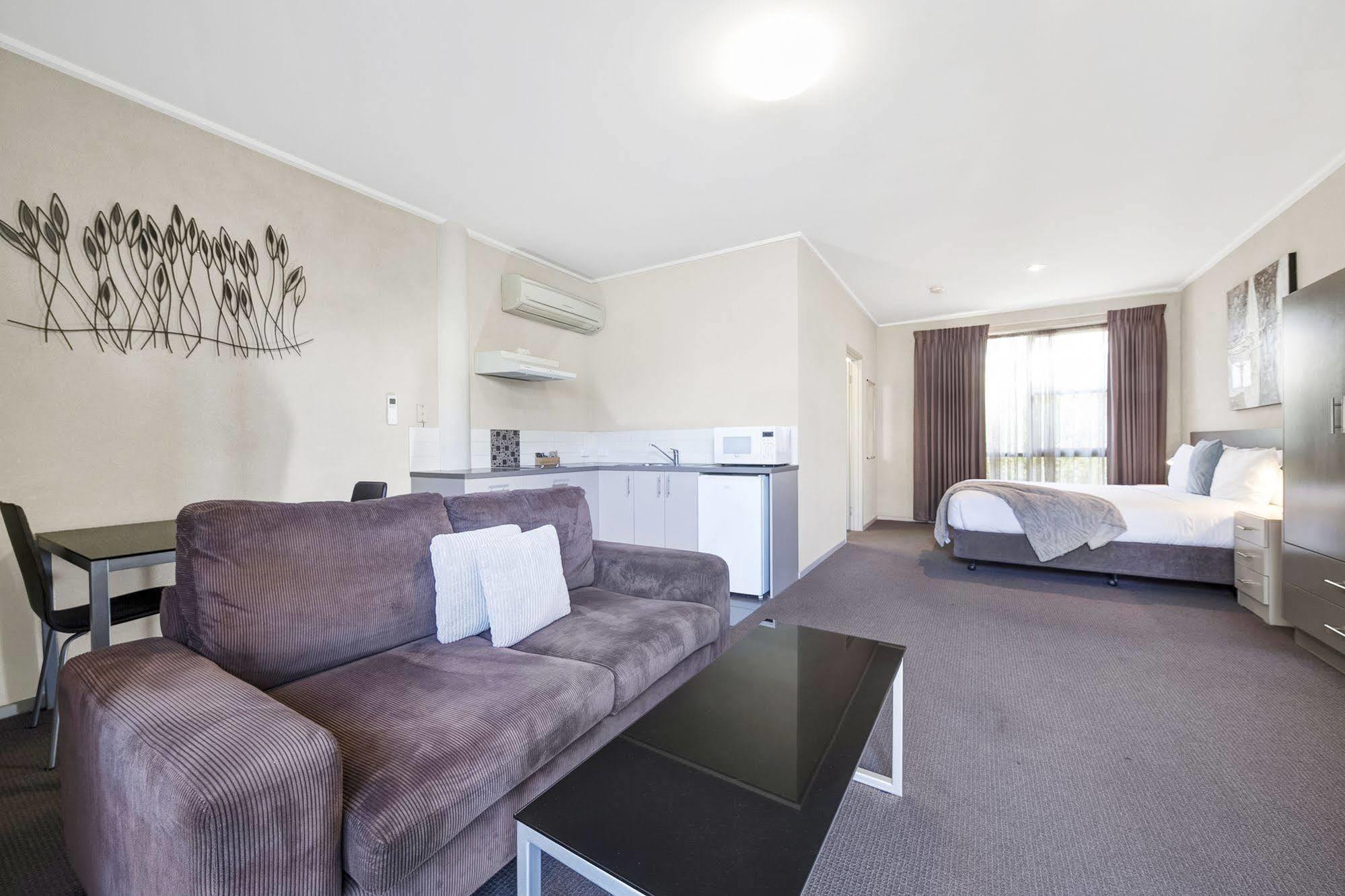 Moonlight Bay Apartments Rye Extérieur photo