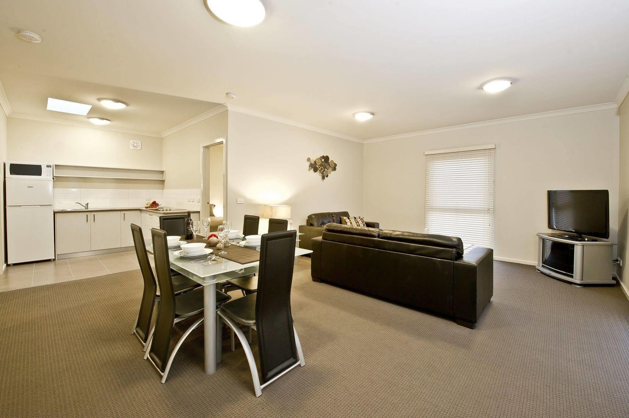 Moonlight Bay Apartments Rye Extérieur photo