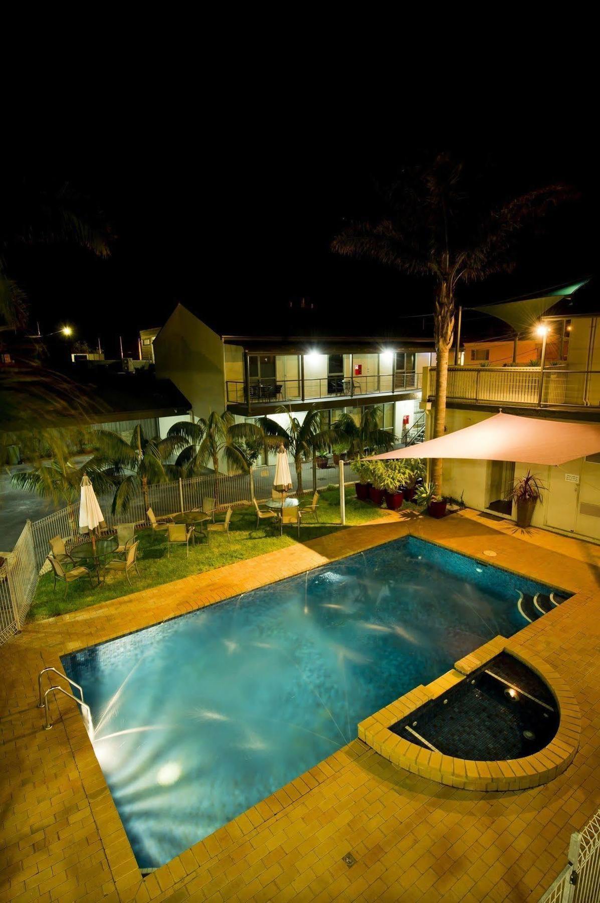 Moonlight Bay Apartments Rye Extérieur photo